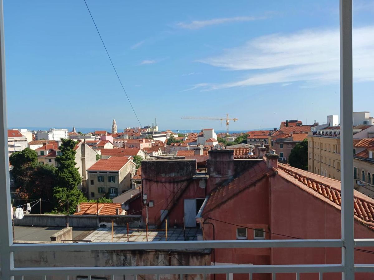 Room With Private Toilet And Terrace In City Center In Shared Apartment Сплит Екстериор снимка