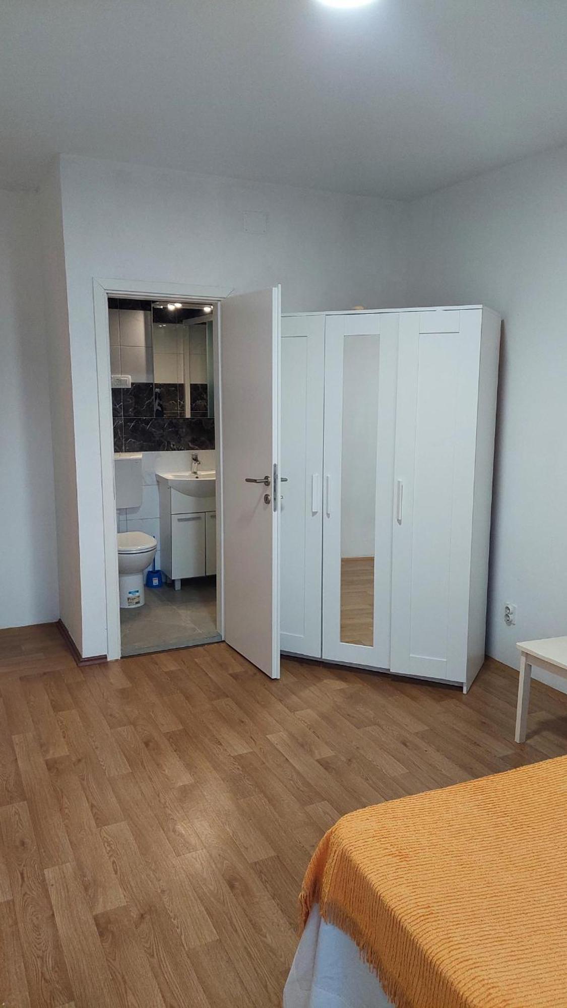 Room With Private Toilet And Terrace In City Center In Shared Apartment Сплит Екстериор снимка